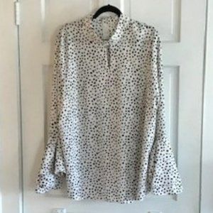 Peter Nygard bell sleeve tunic top